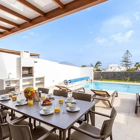 Famara - Vipvipvillas * Playa Blanca (Lanzarote)