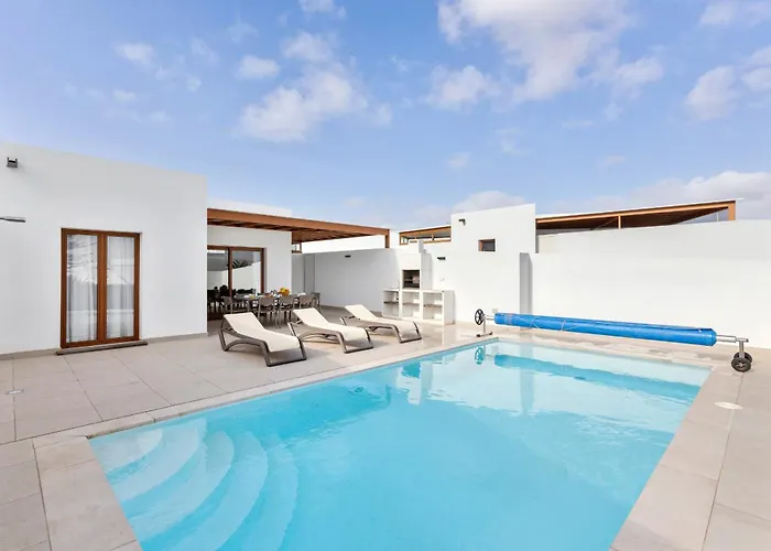 Famara - Vipvipvillas 빌라 플라야블랑카