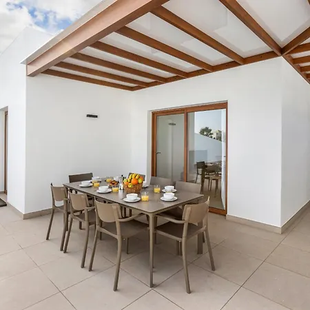 Famara - Vipvipvillas * Playa Blanca